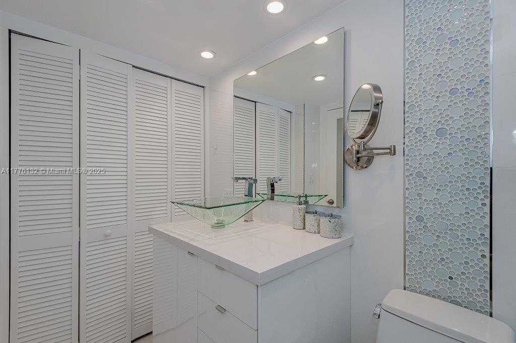 Small Image of 2301 COLLINS AVE #1424, Miami Beach Number 22