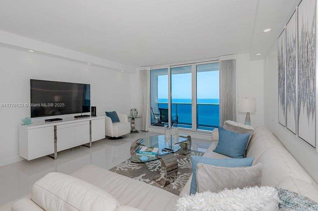 Small Image of 2301 COLLINS AVE #1424, Miami Beach Number 4
