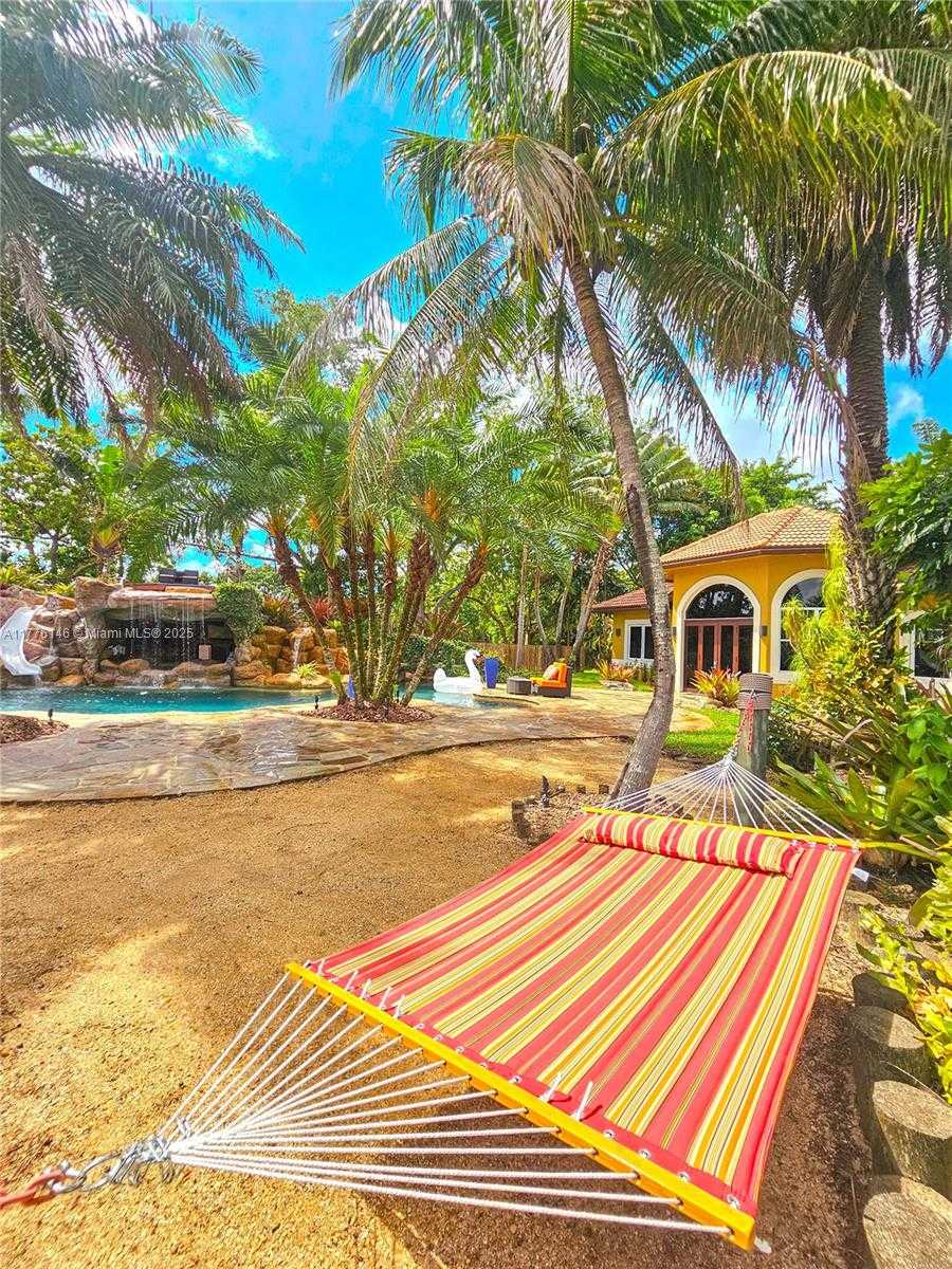 Small Image of 14503 SOUTH WEST 16TH ST, Davie Number 24