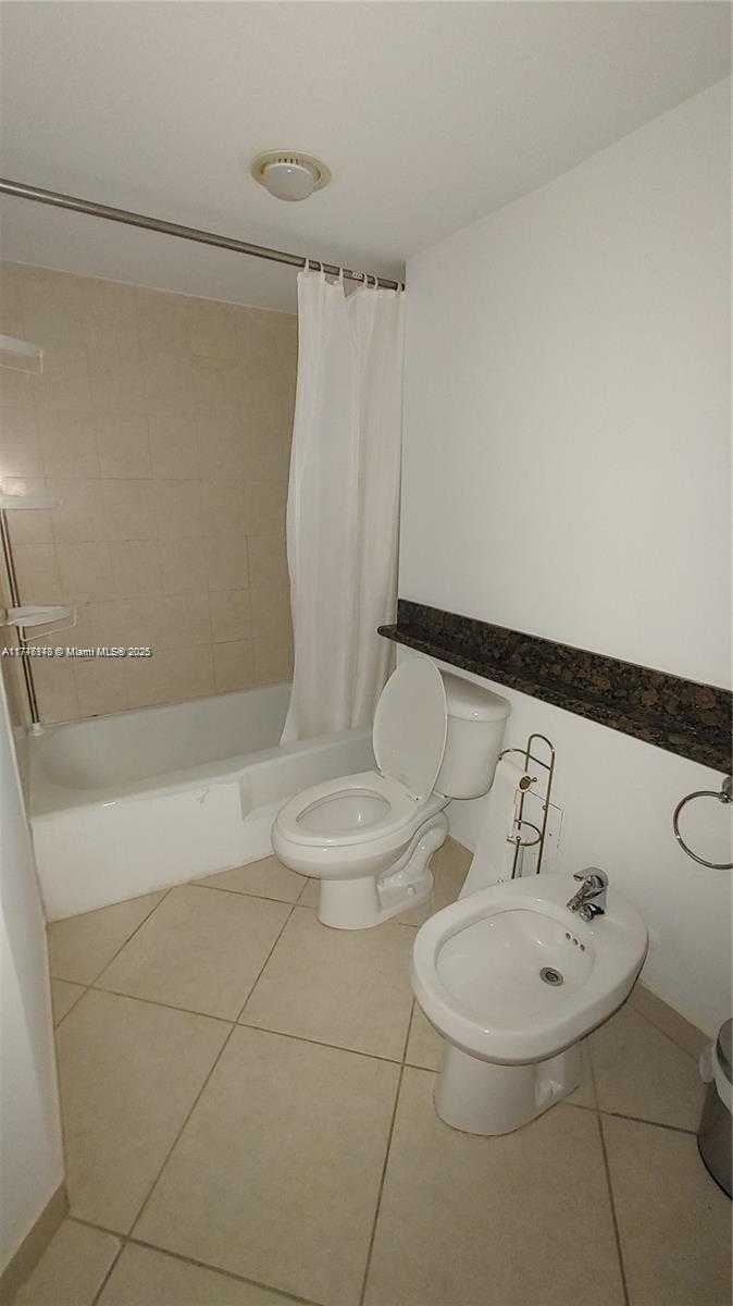 Small Image of 5600 COLLINS AVE #16Y, Miami Beach Number 10