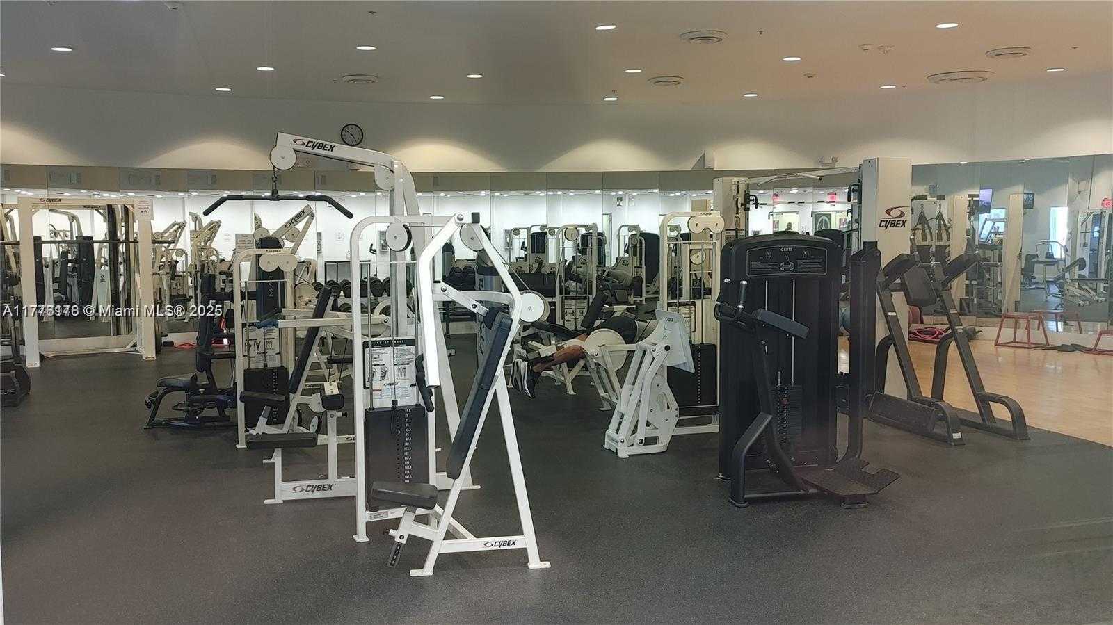 Small Image of 5600 COLLINS AVE #16Y, Miami Beach Number 21