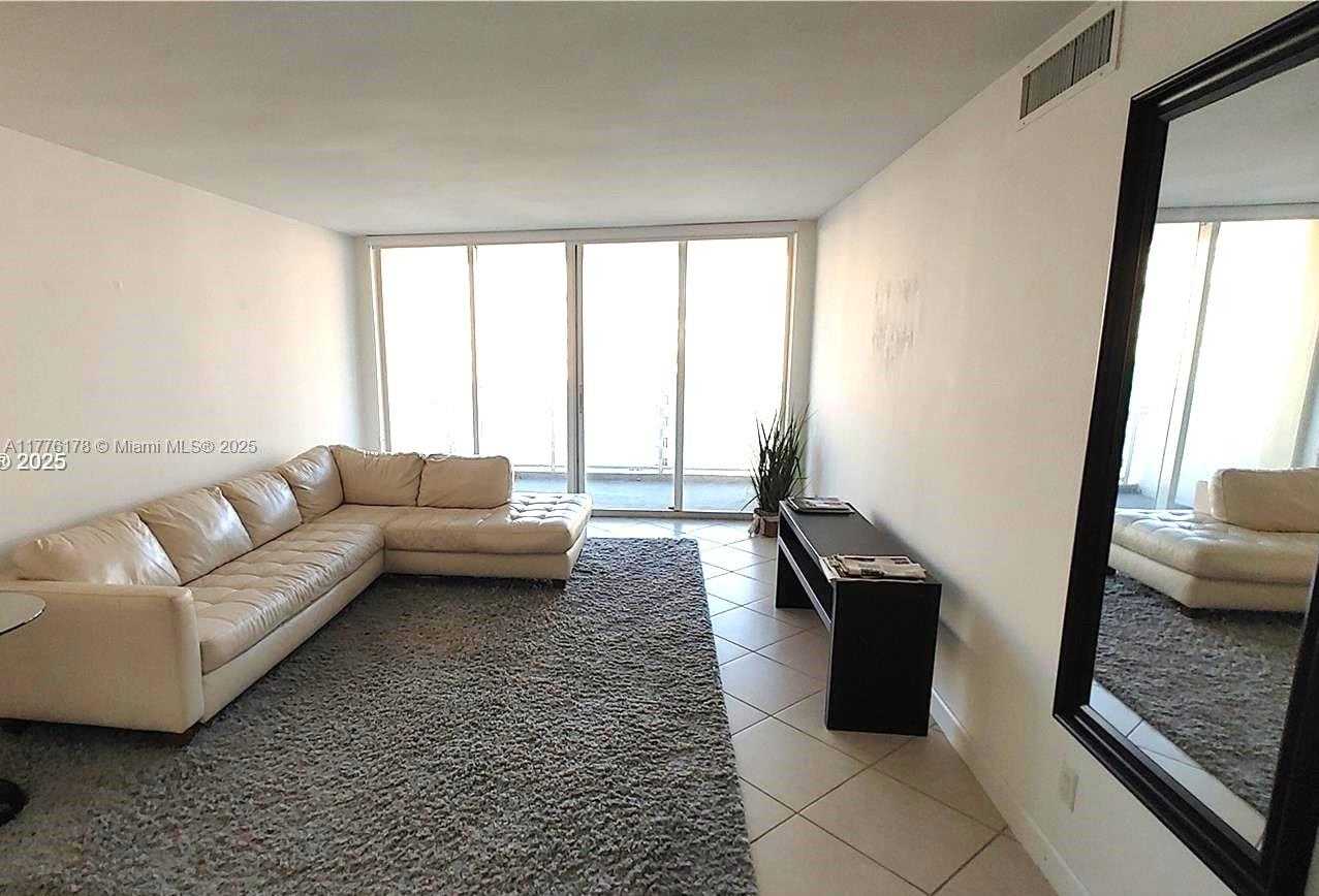 Small Image of 5600 COLLINS AVE #16Y, Miami Beach Number 9