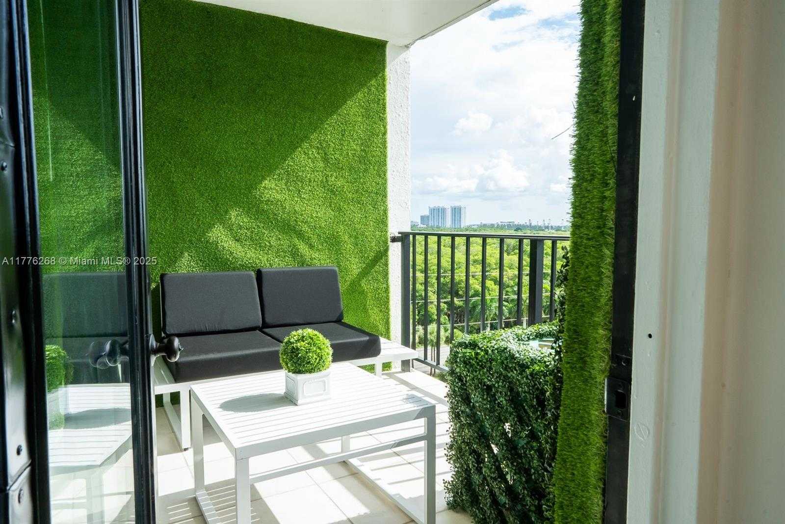 Small Image of 2903 NORTH MIAMI BEACH BLVD #903, North Miami Beach Number 15