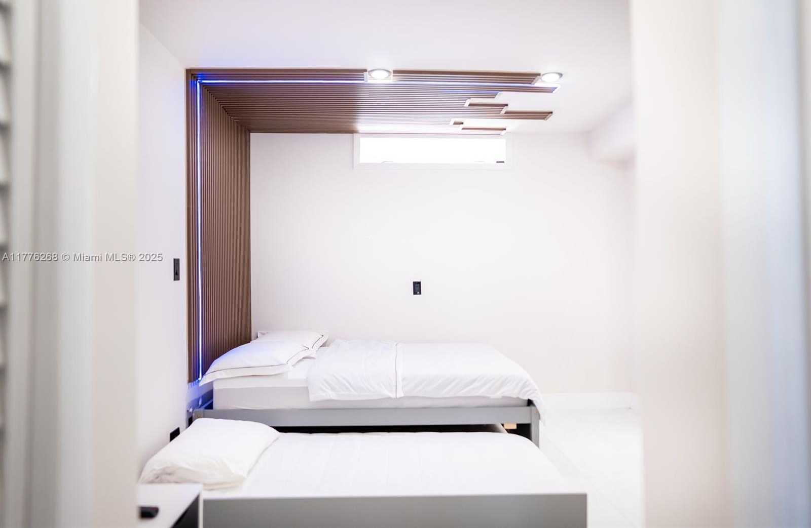 Small Image of 2903 NORTH MIAMI BEACH BLVD #903, North Miami Beach Number 24