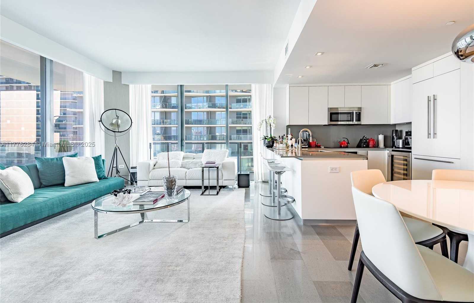 Small Image of 88 SOUTH WEST 7TH ST #3301, Miami Number 2