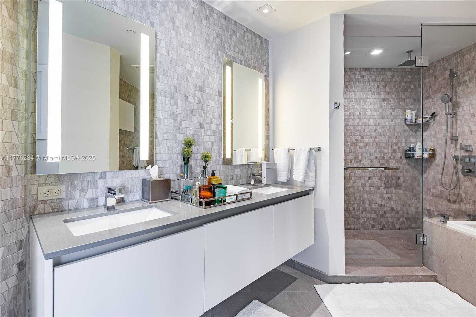 Small Image of 88 SOUTH WEST 7TH ST #3301, Miami Number 25