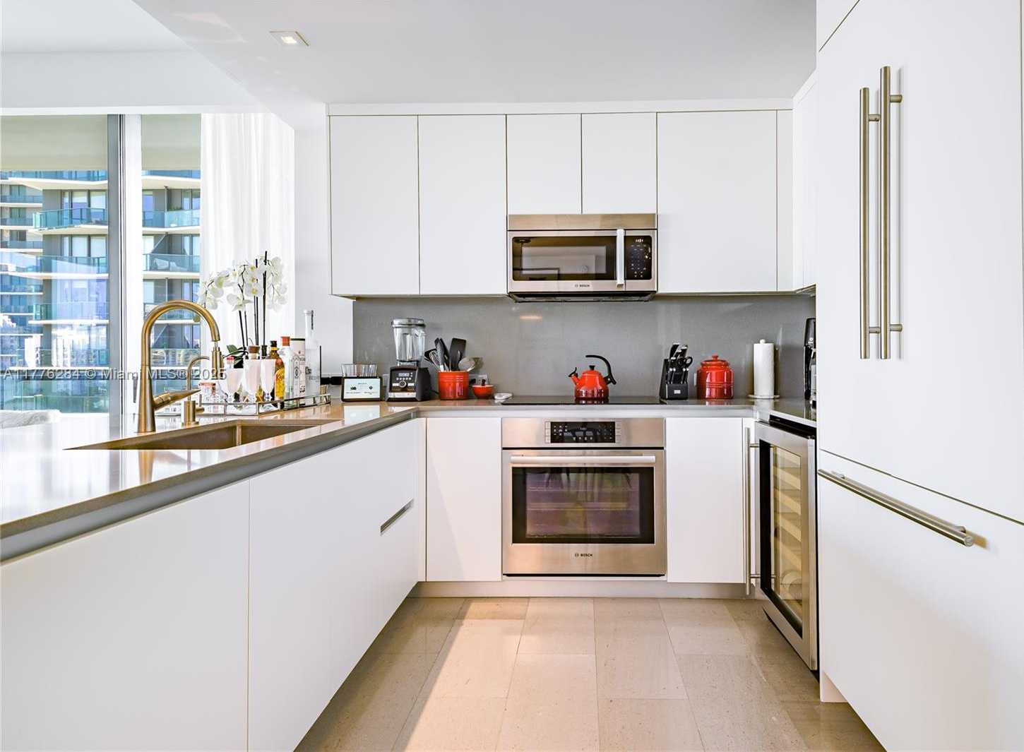 Small Image of 88 SOUTH WEST 7TH ST #3301, Miami Number 4