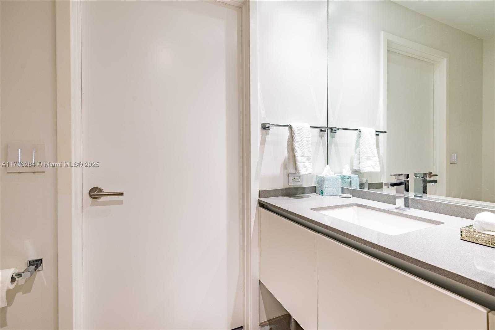 Small Image of 88 SOUTH WEST 7TH ST #3301, Miami Number 41