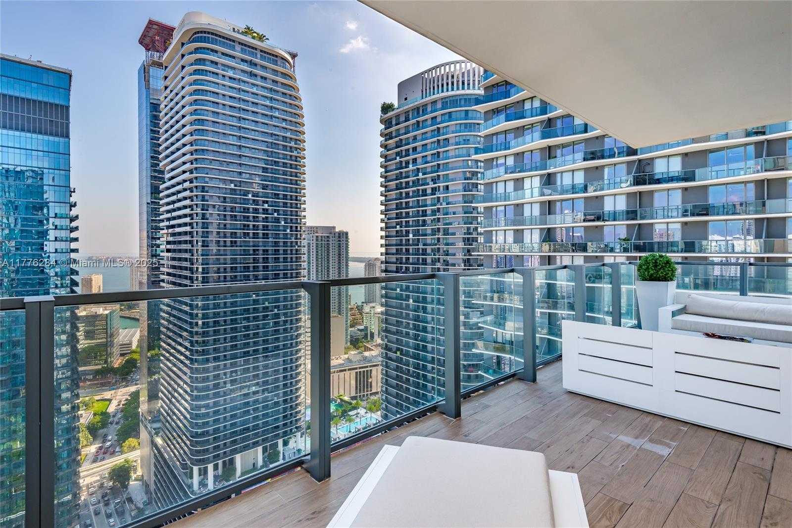 Small Image of 88 SOUTH WEST 7TH ST #3301, Miami Number 44