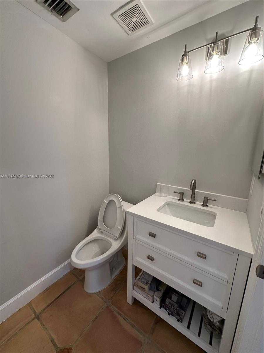 Small Image of 11226 NORTH WEST 59TH TER, Doral Number 12