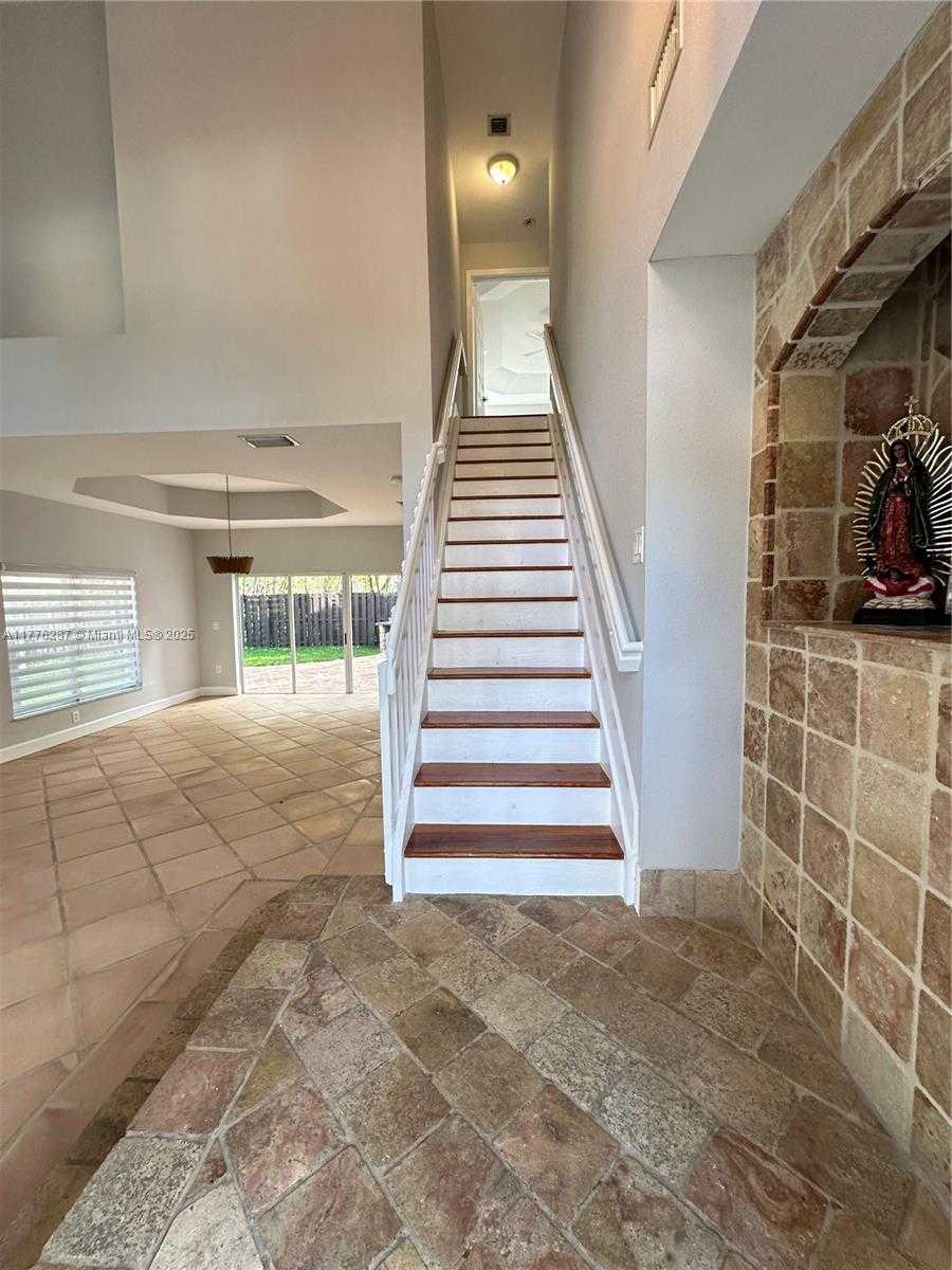 Small Image of 11226 NORTH WEST 59TH TER, Doral Number 2