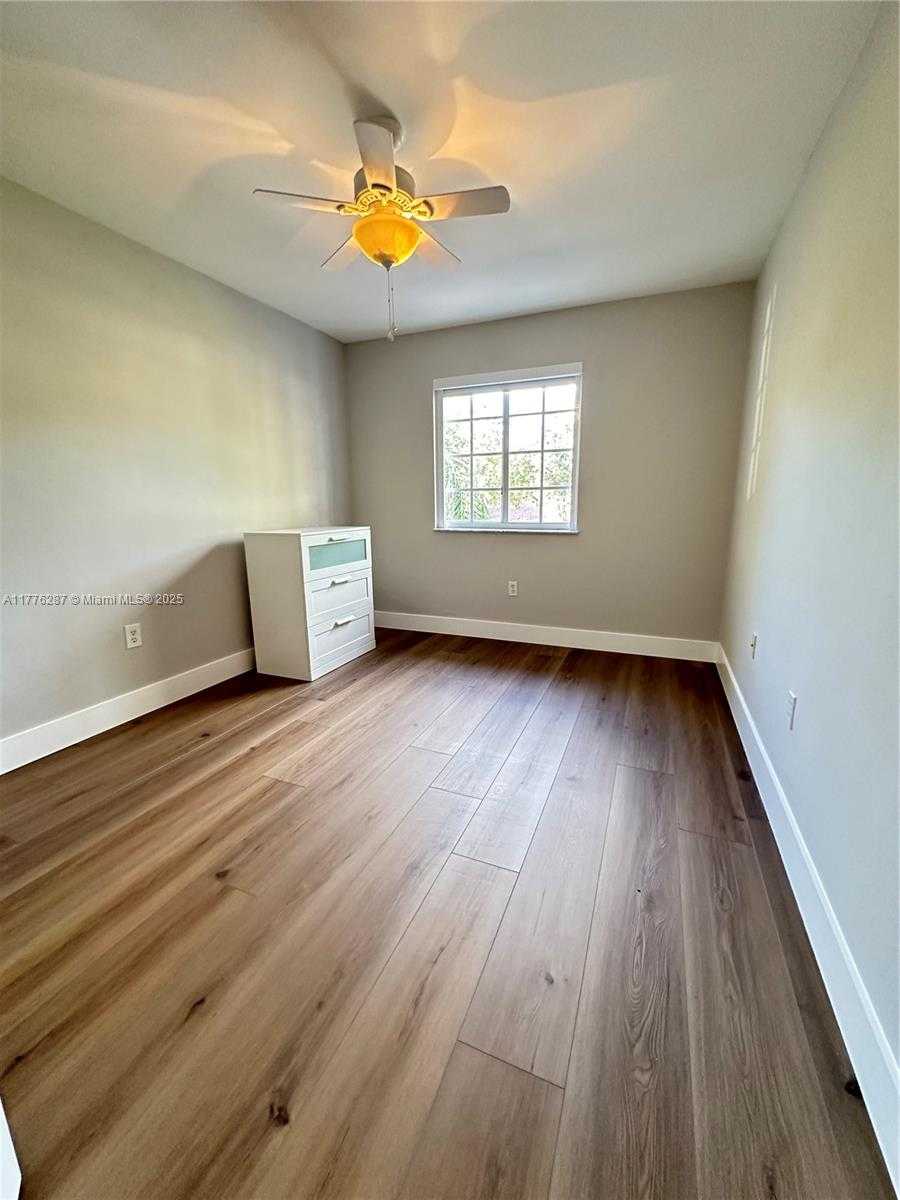 Small Image of 11226 NORTH WEST 59TH TER, Doral Number 20