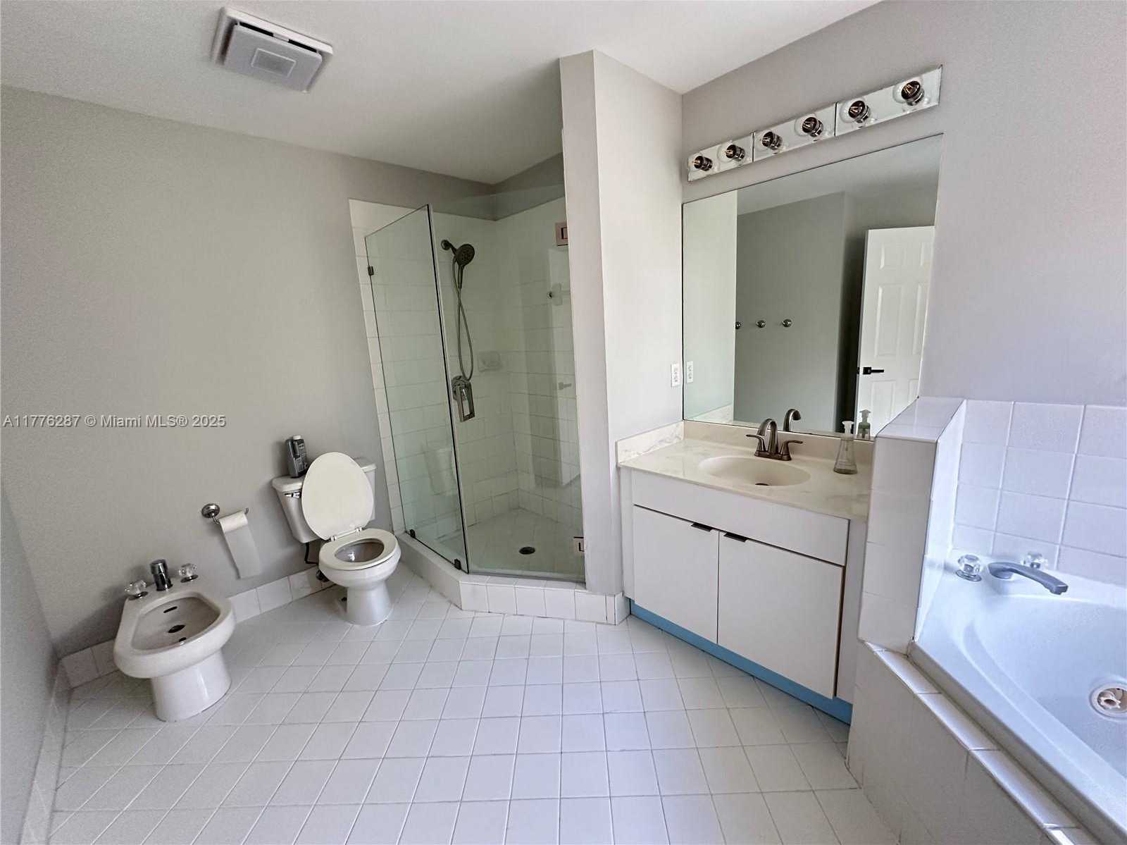 Small Image of 11226 NORTH WEST 59TH TER, Doral Number 22