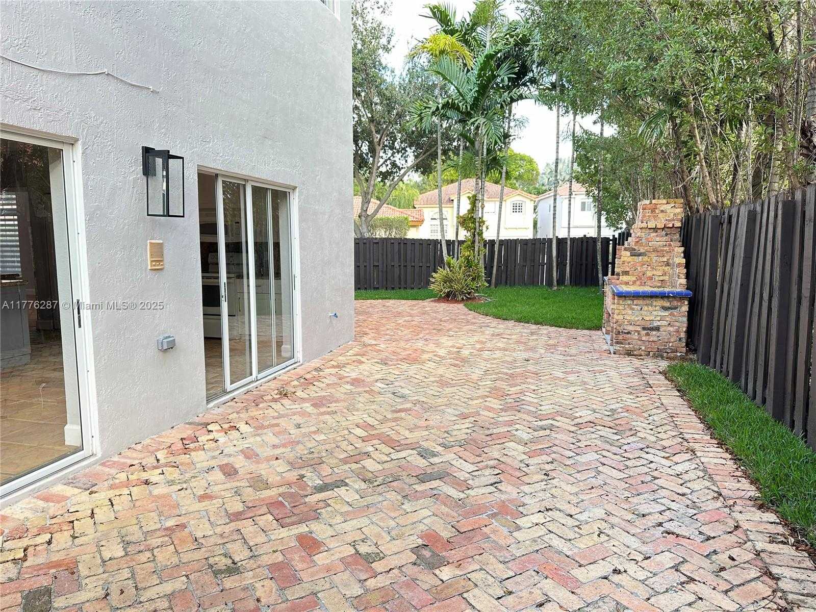 Small Image of 11226 NORTH WEST 59TH TER, Doral Number 24