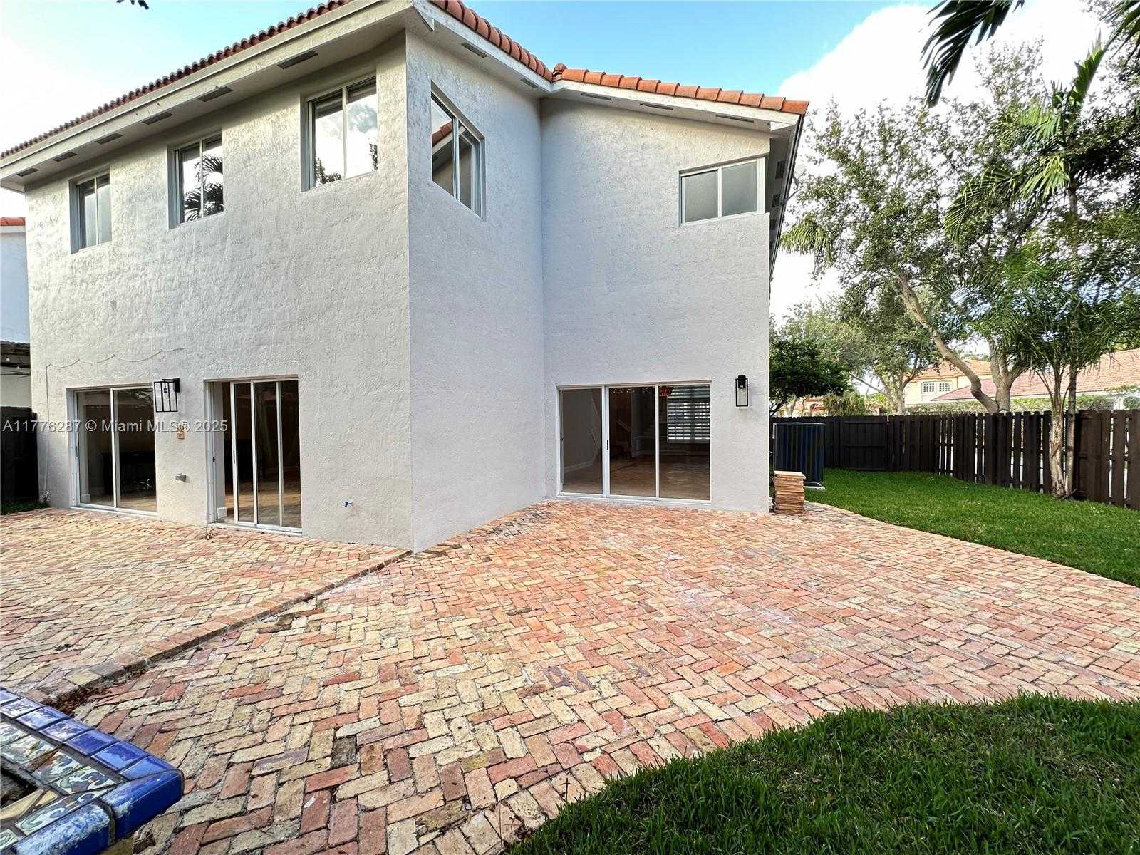 Small Image of 11226 NORTH WEST 59TH TER, Doral Number 27
