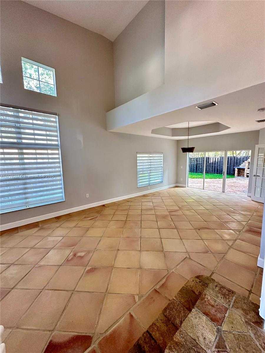 Small Image of 11226 NORTH WEST 59TH TER, Doral Number 4