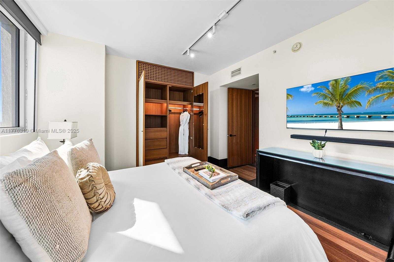 Small Image of 101 20TH ST #2404, Miami Beach Number 16