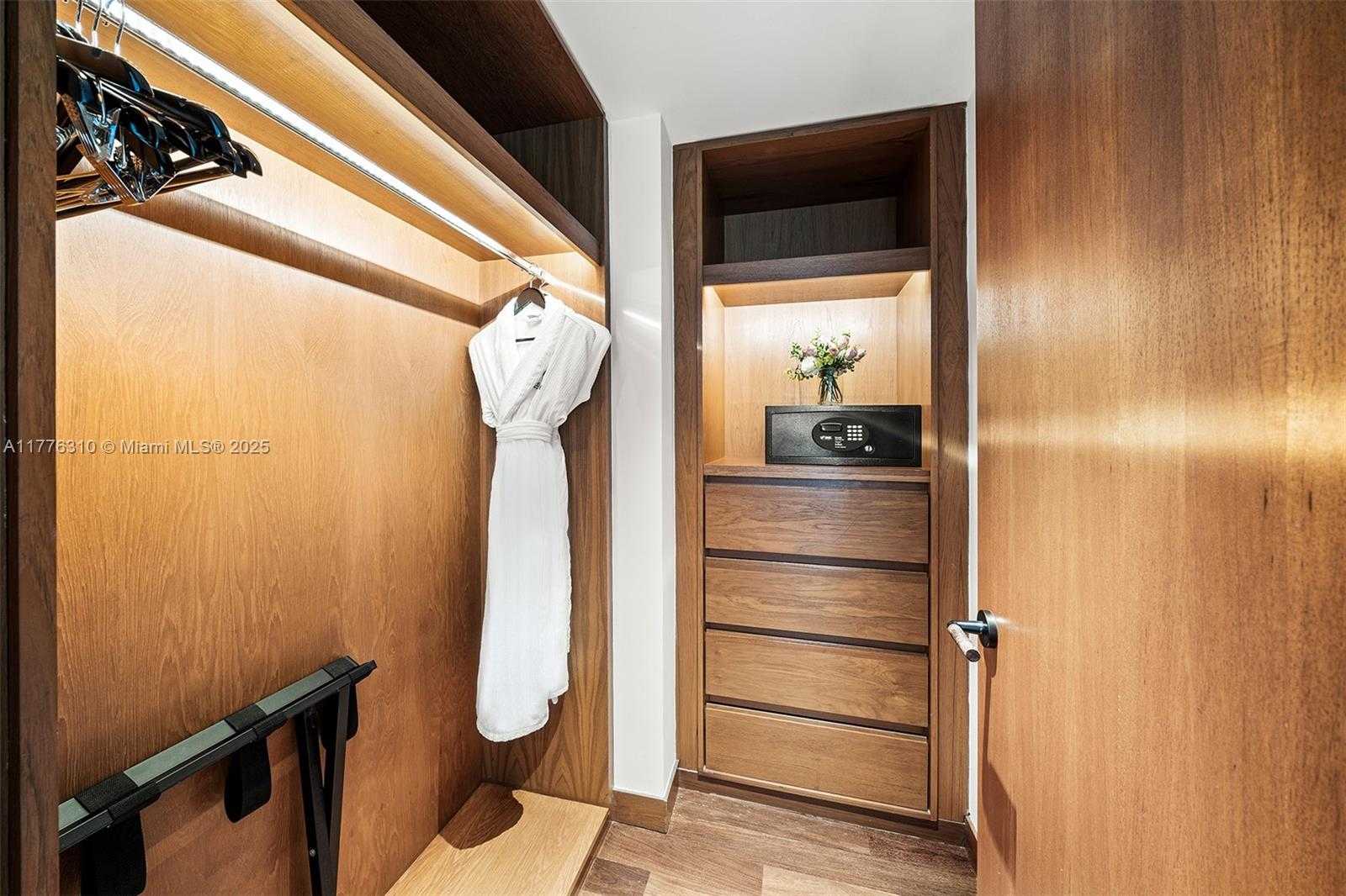 Small Image of 101 20TH ST #2404, Miami Beach Number 23