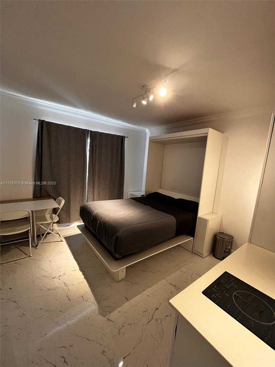 Small Image of 1455 MICHIGAN AVE #15, Miami Beach Number 2