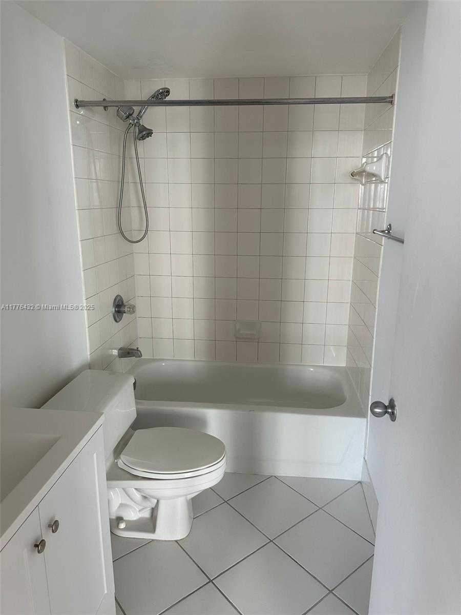 Small Image of 701 BRICKELL KEY BLVD #1808, Miami Number 12