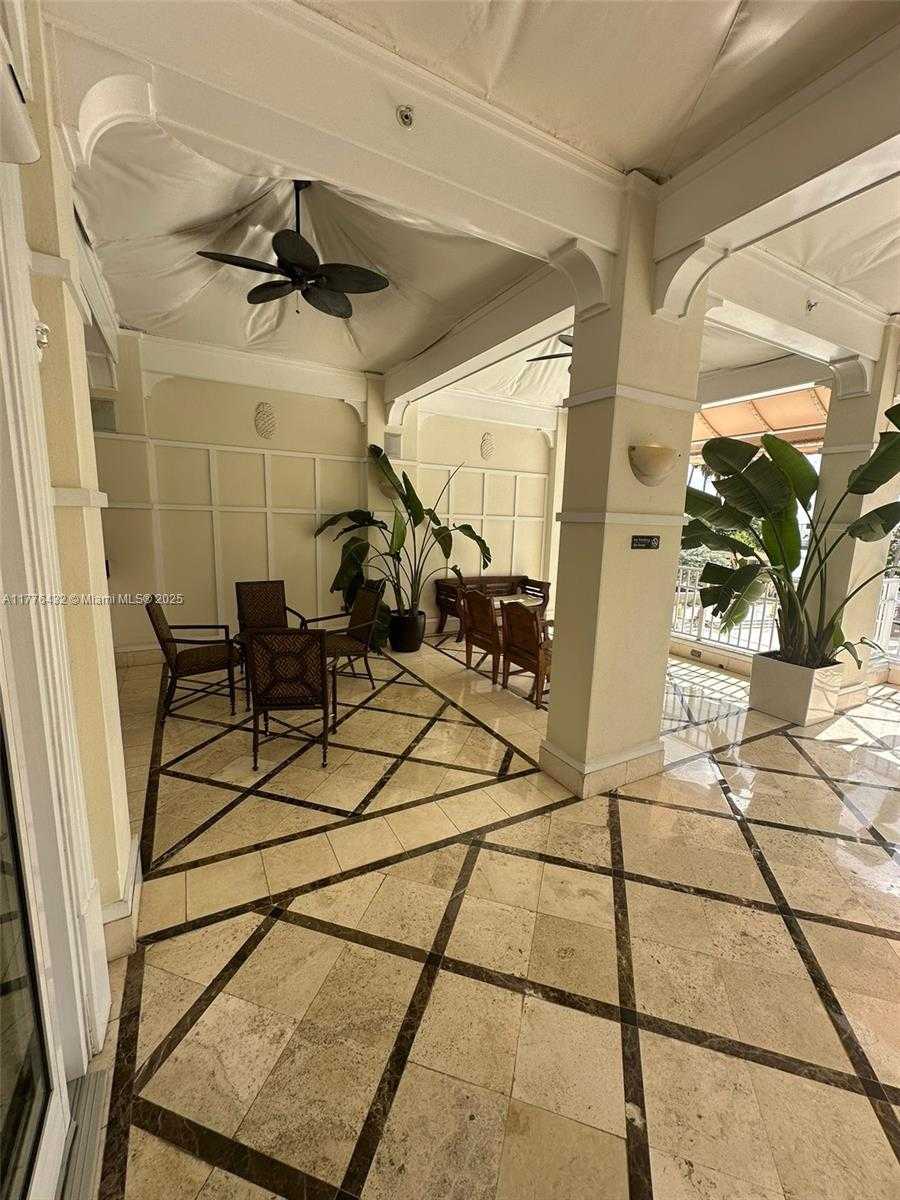 Small Image of 701 BRICKELL KEY BLVD #1808, Miami Number 4