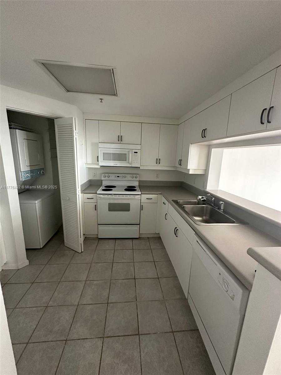 Small Image of 701 BRICKELL KEY BLVD #1808, Miami Number 6