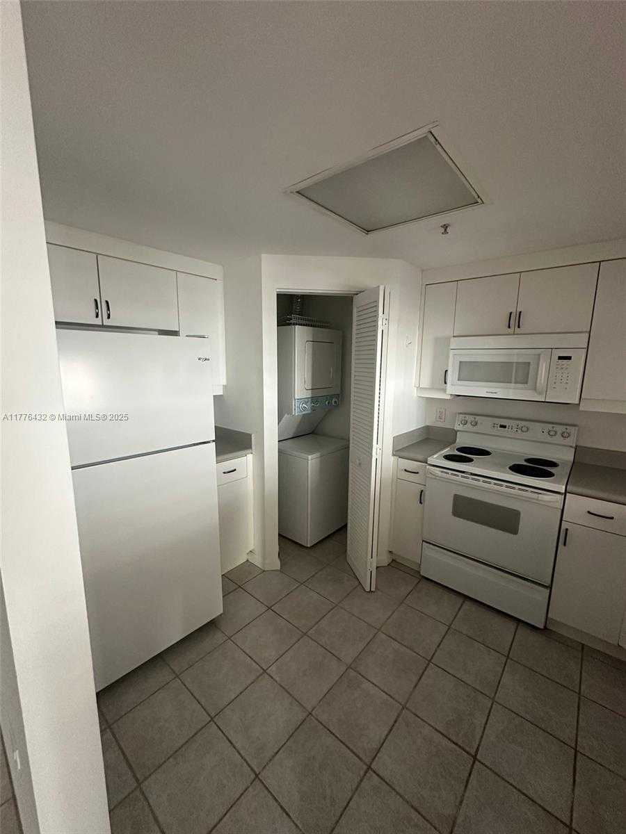 Small Image of 701 BRICKELL KEY BLVD #1808, Miami Number 8