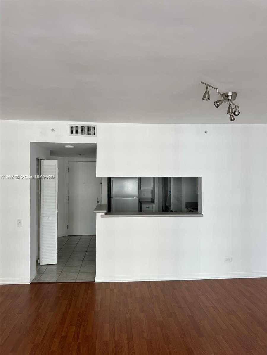 Small Image of 701 BRICKELL KEY BLVD #1808, Miami Number 9