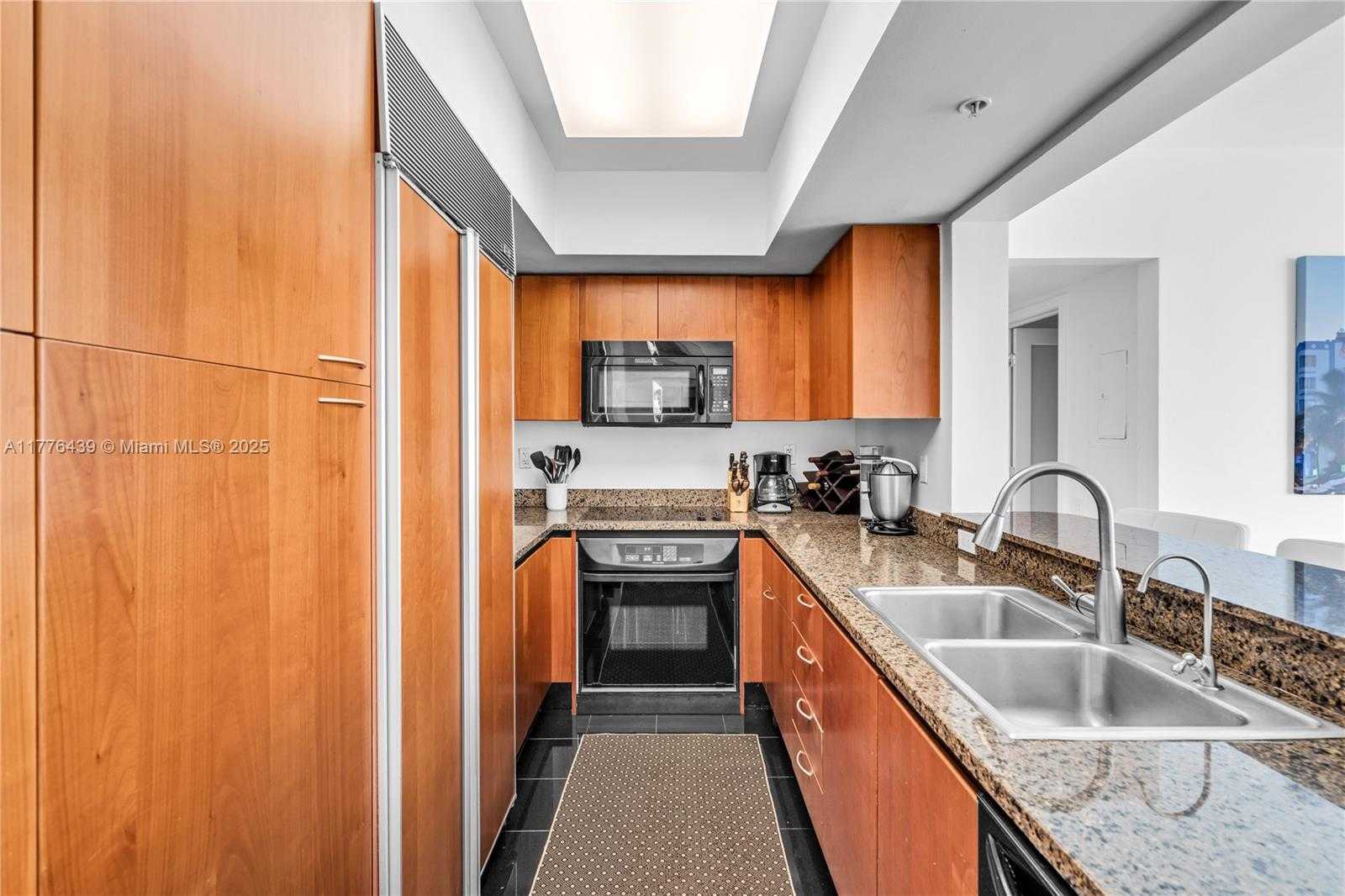Small Image of 1500 OCEAN DR #907, Miami Beach Number 10