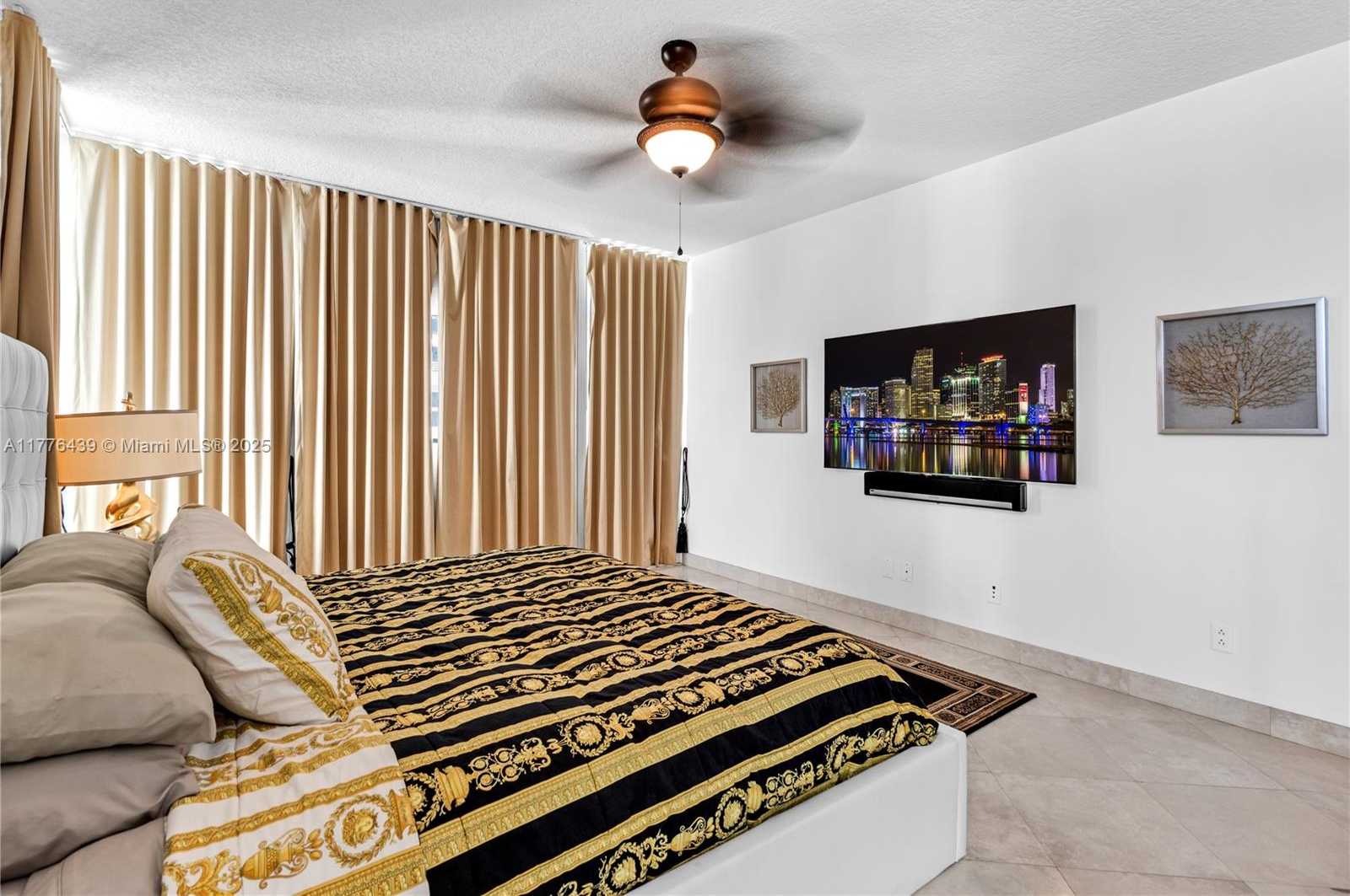 Small Image of 1500 OCEAN DR #907, Miami Beach Number 14