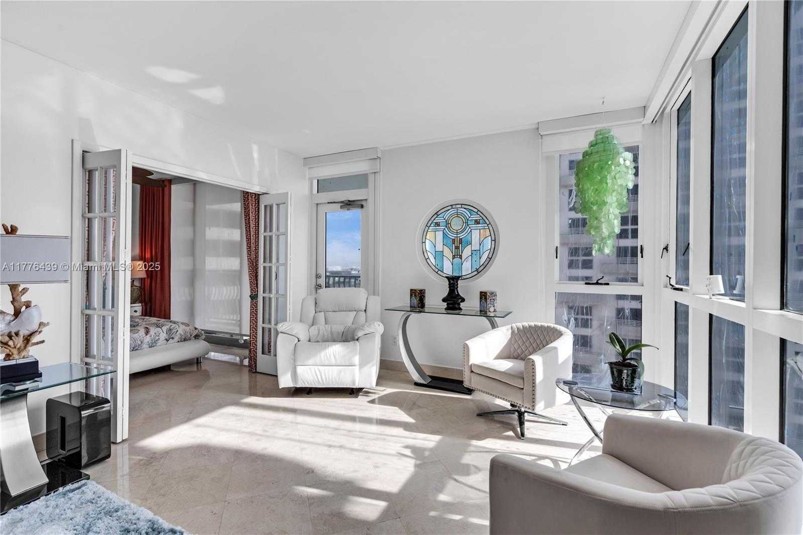 Small Image of 1500 OCEAN DR #907, Miami Beach Number 4