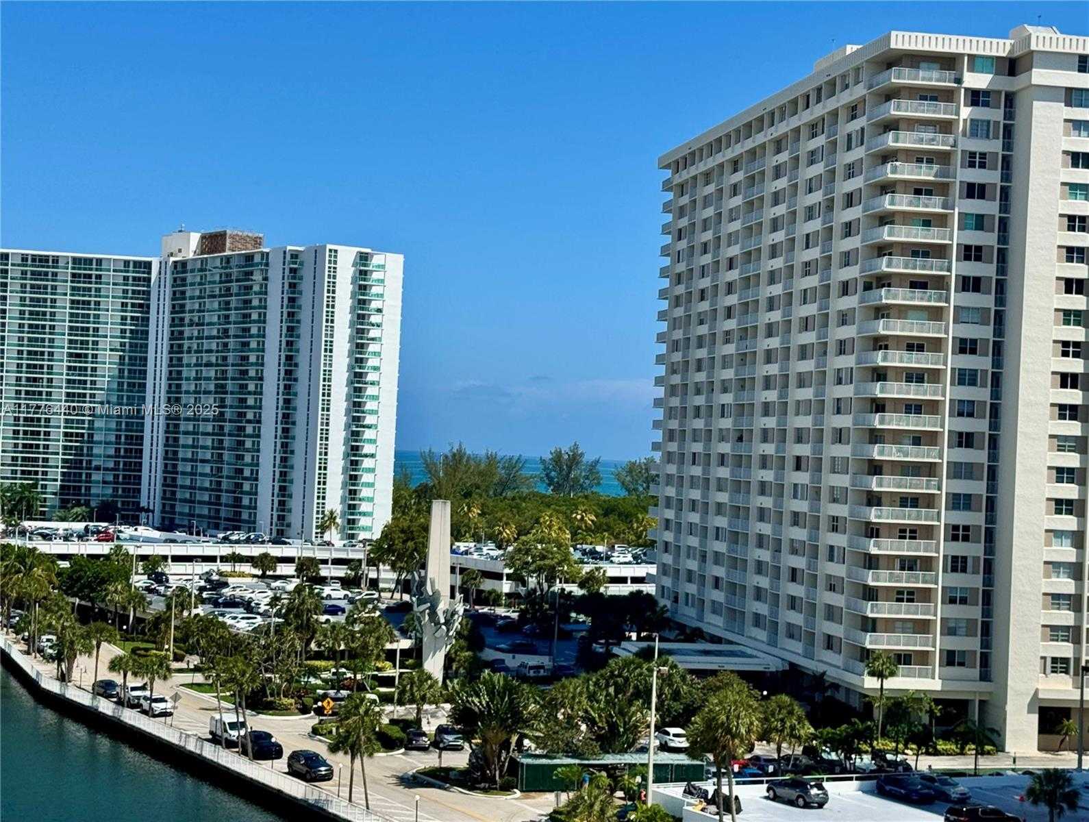 Small Image of 400 KINGS POINT DR #919, Sunny Isles Beach Number 12
