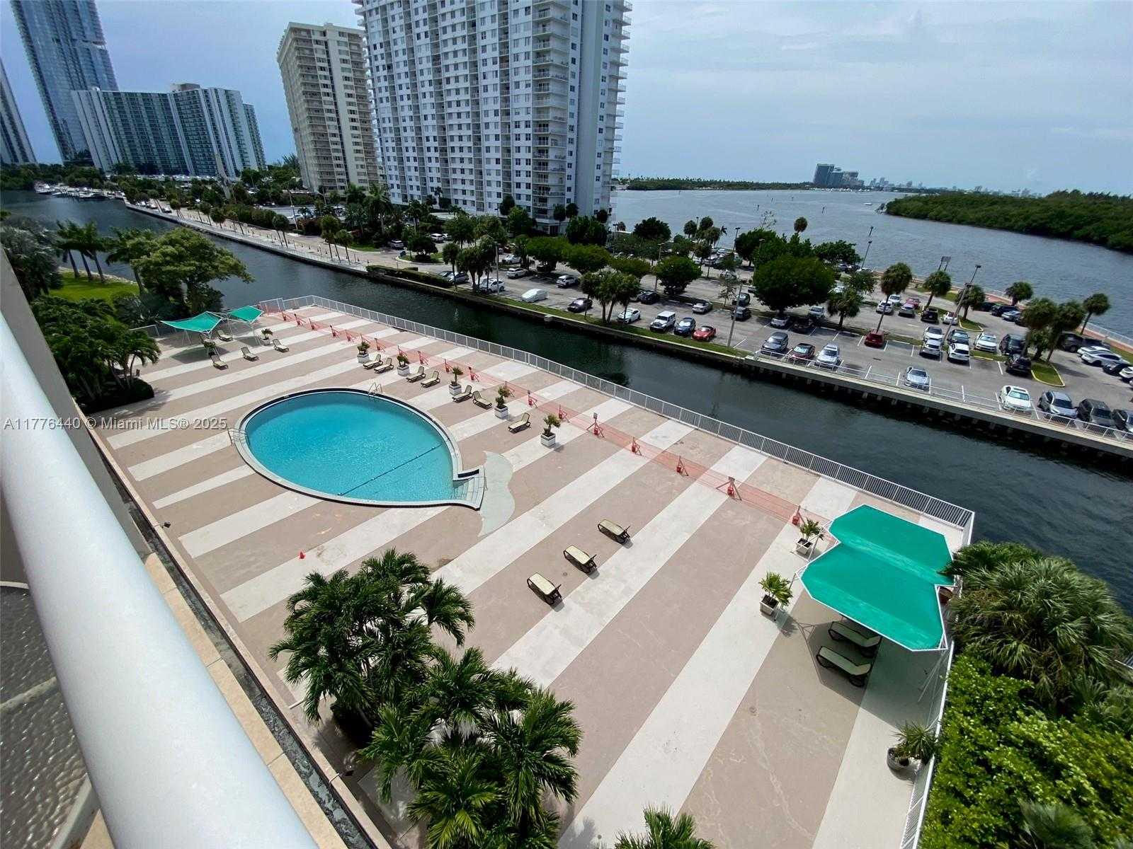 Small Image of 400 KINGS POINT DR #919, Sunny Isles Beach Number 13