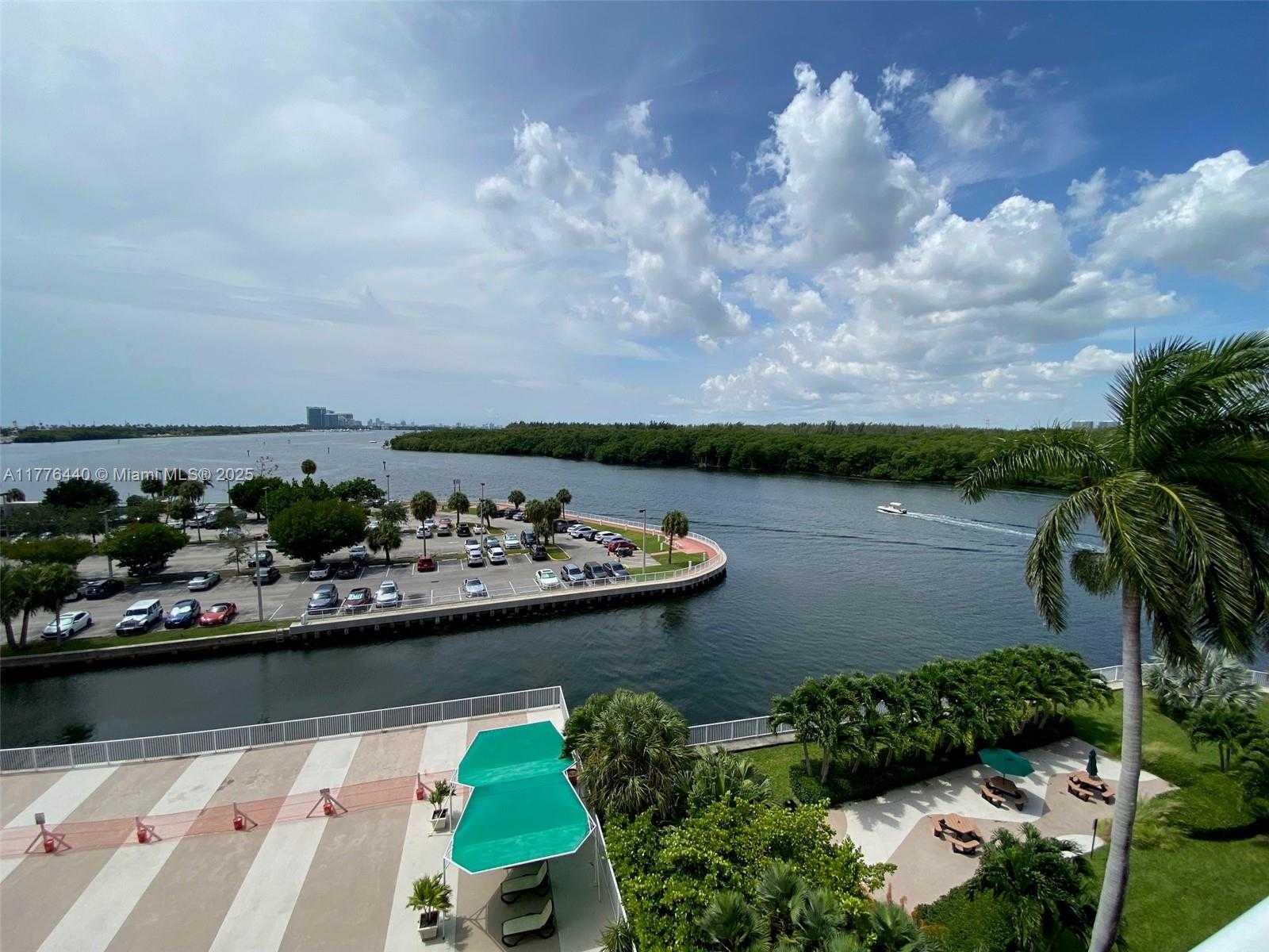Small Image of 400 KINGS POINT DR #919, Sunny Isles Beach Number 9