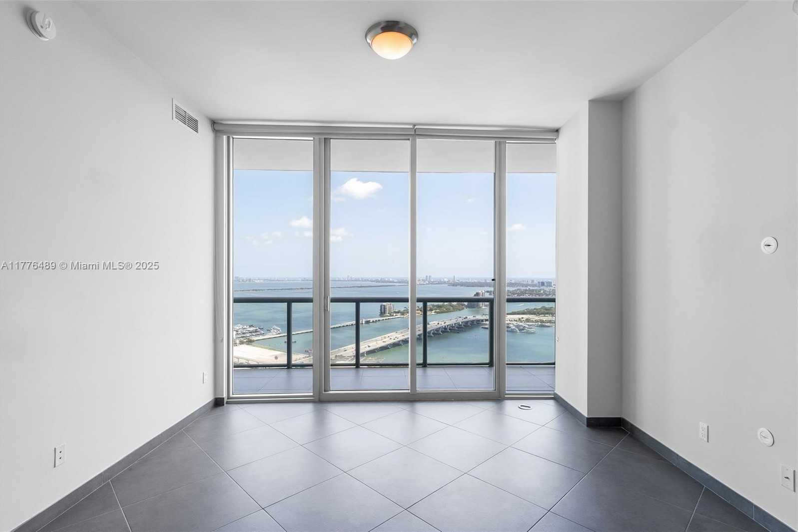 Small Image of 888 BISCAYNE BLVD #4810, Miami Number 12