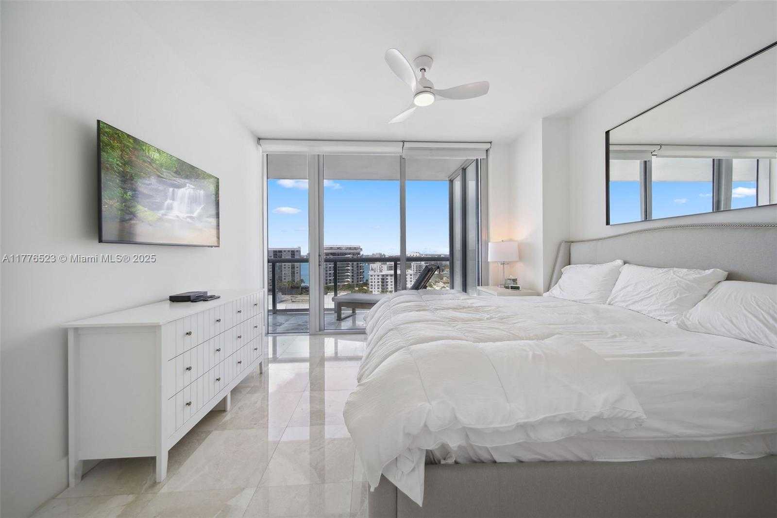Small Image of 6799 COLLINS AVE #1201, Miami Beach Number 14