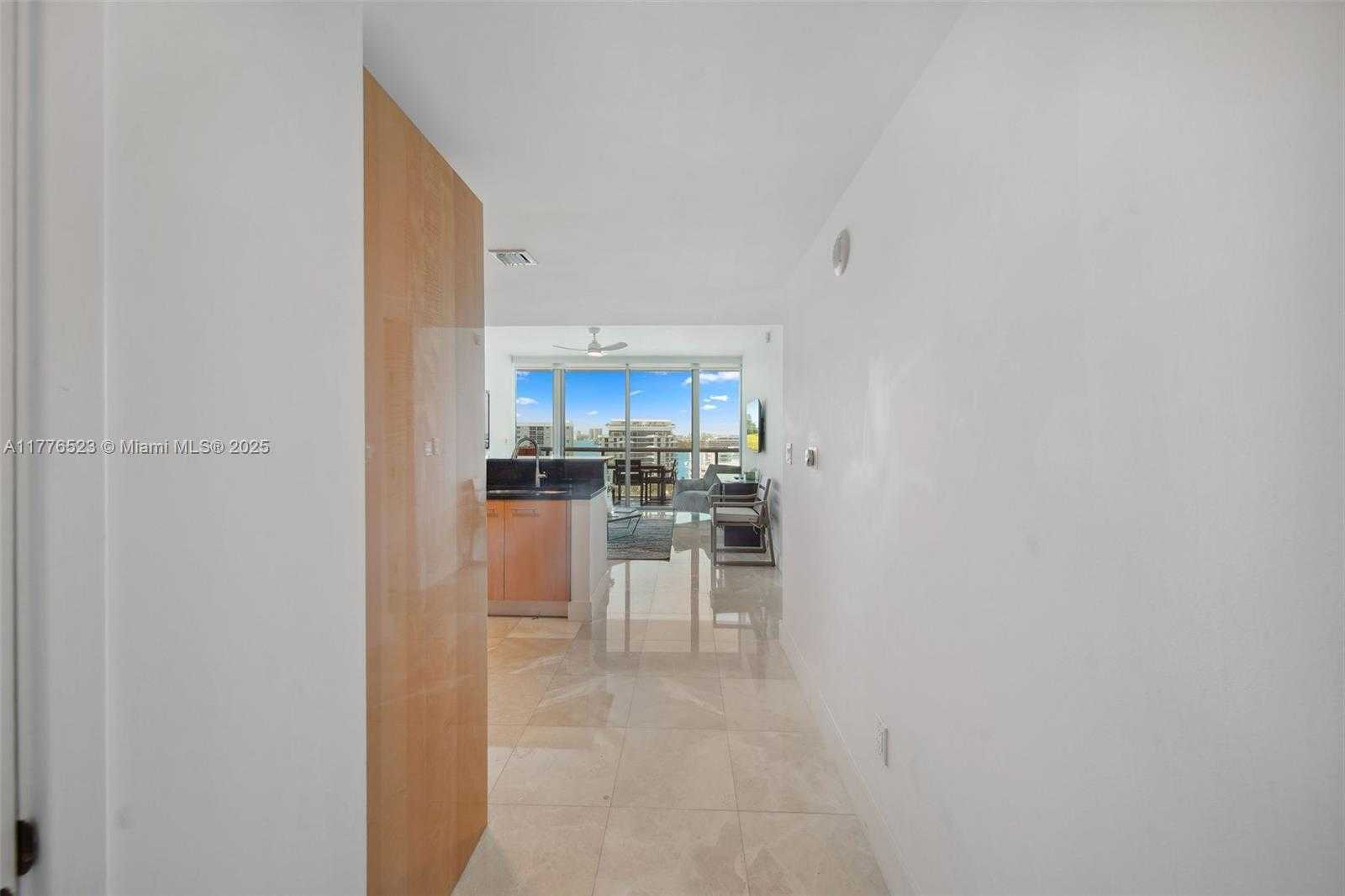Small Image of 6799 COLLINS AVE #1201, Miami Beach Number 4