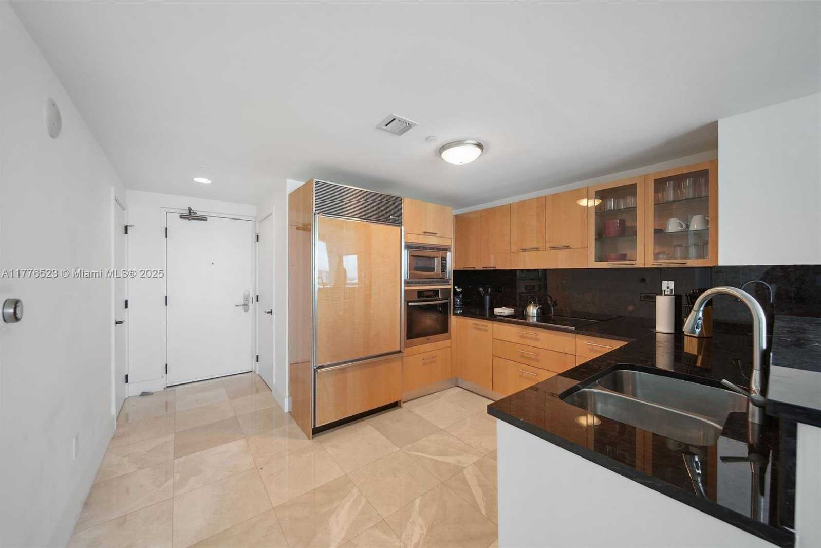 Small Image of 6799 COLLINS AVE #1201, Miami Beach Number 7