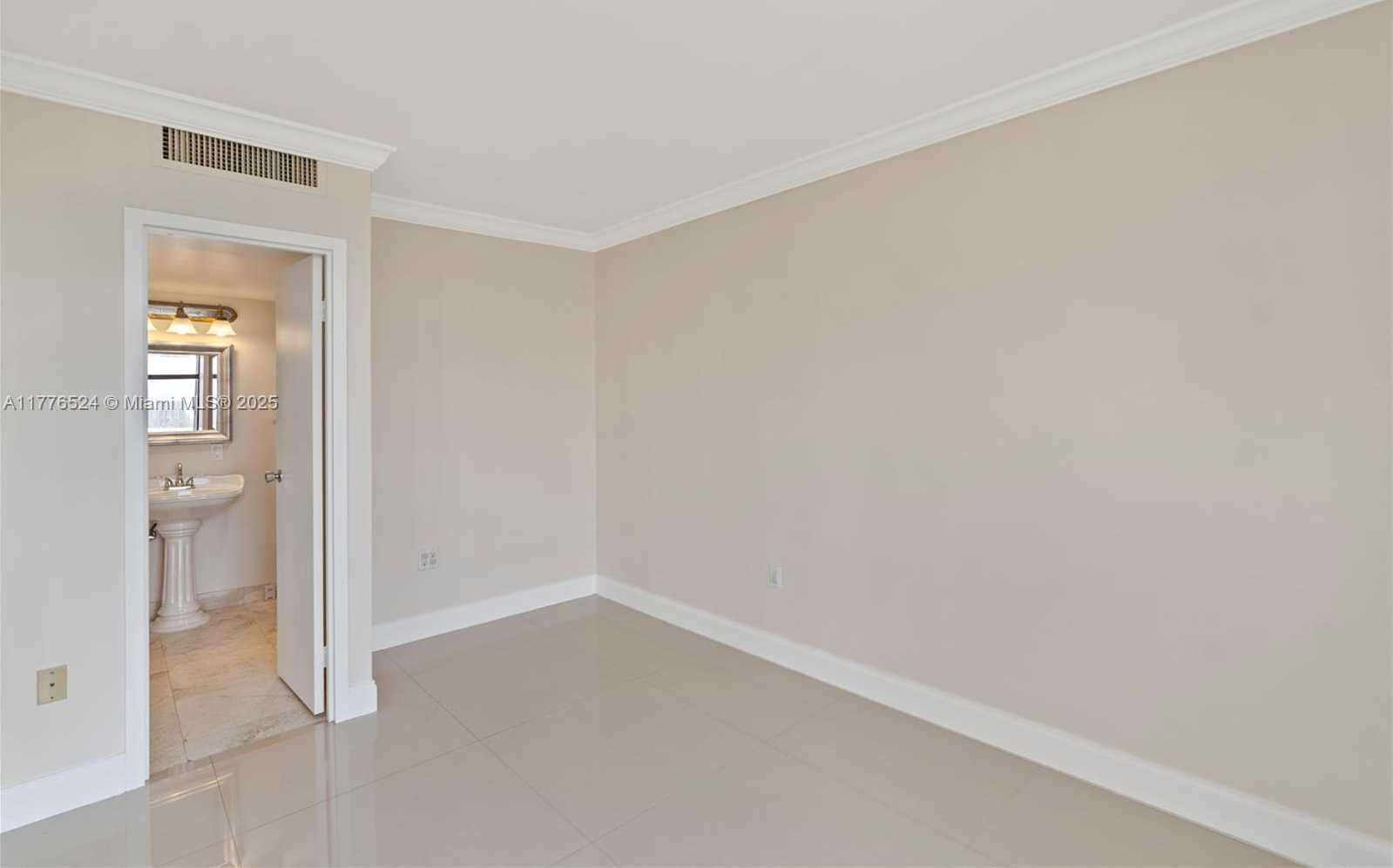 Small Image of 3675 NORTH COUNTRY CLUB DR #2208, Aventura Number 11