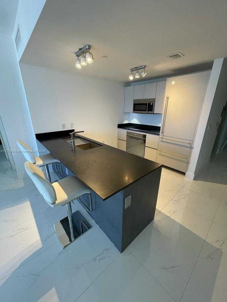 Small Image of 1010 BRICKELL AVE #2704, Miami Number 5