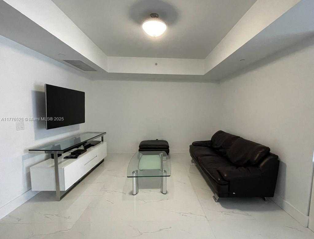 Small Image of 1010 BRICKELL AVE #2704, Miami Number 8