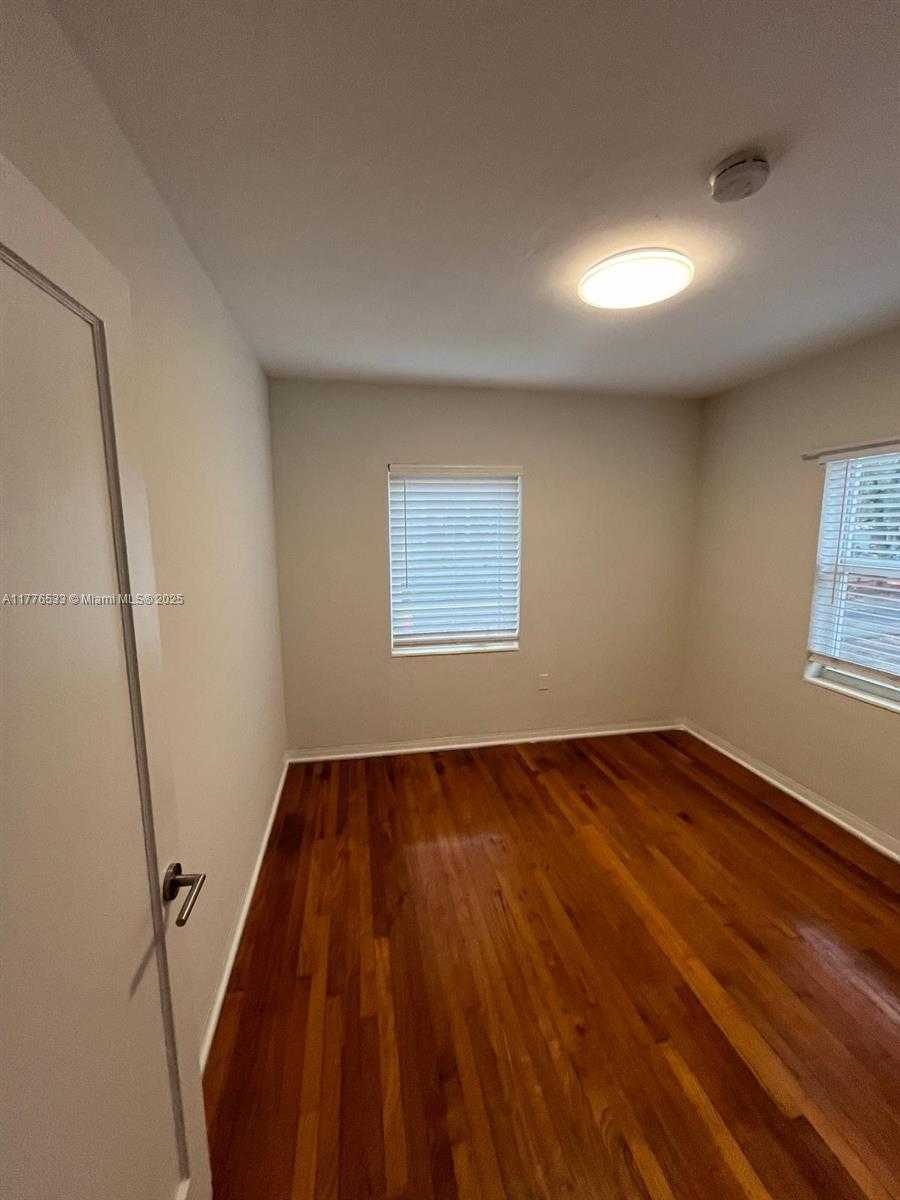 Small Image of 510 SANTANDER AVE #2, Coral Gables Number 10