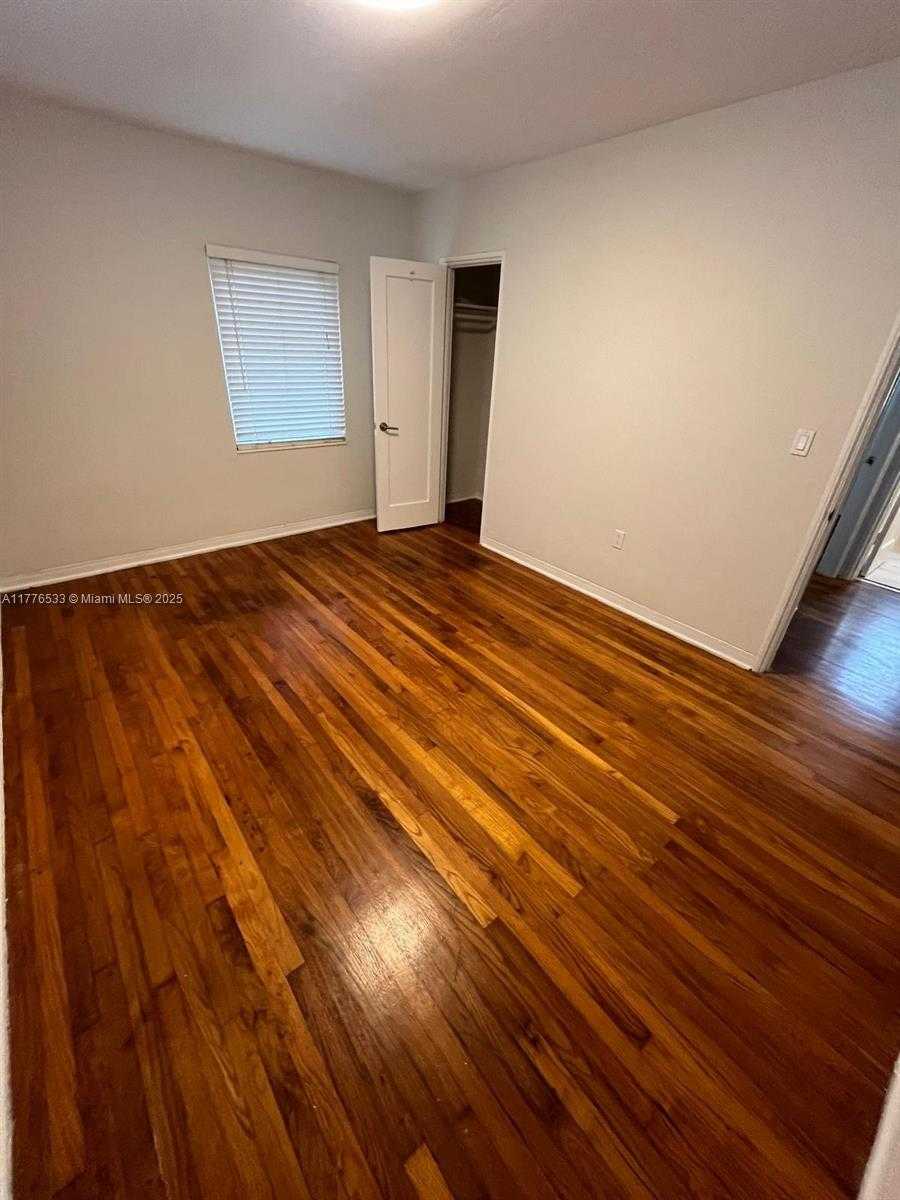 Small Image of 510 SANTANDER AVE #2, Coral Gables Number 11