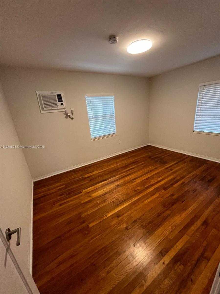 Small Image of 510 SANTANDER AVE #2, Coral Gables Number 12