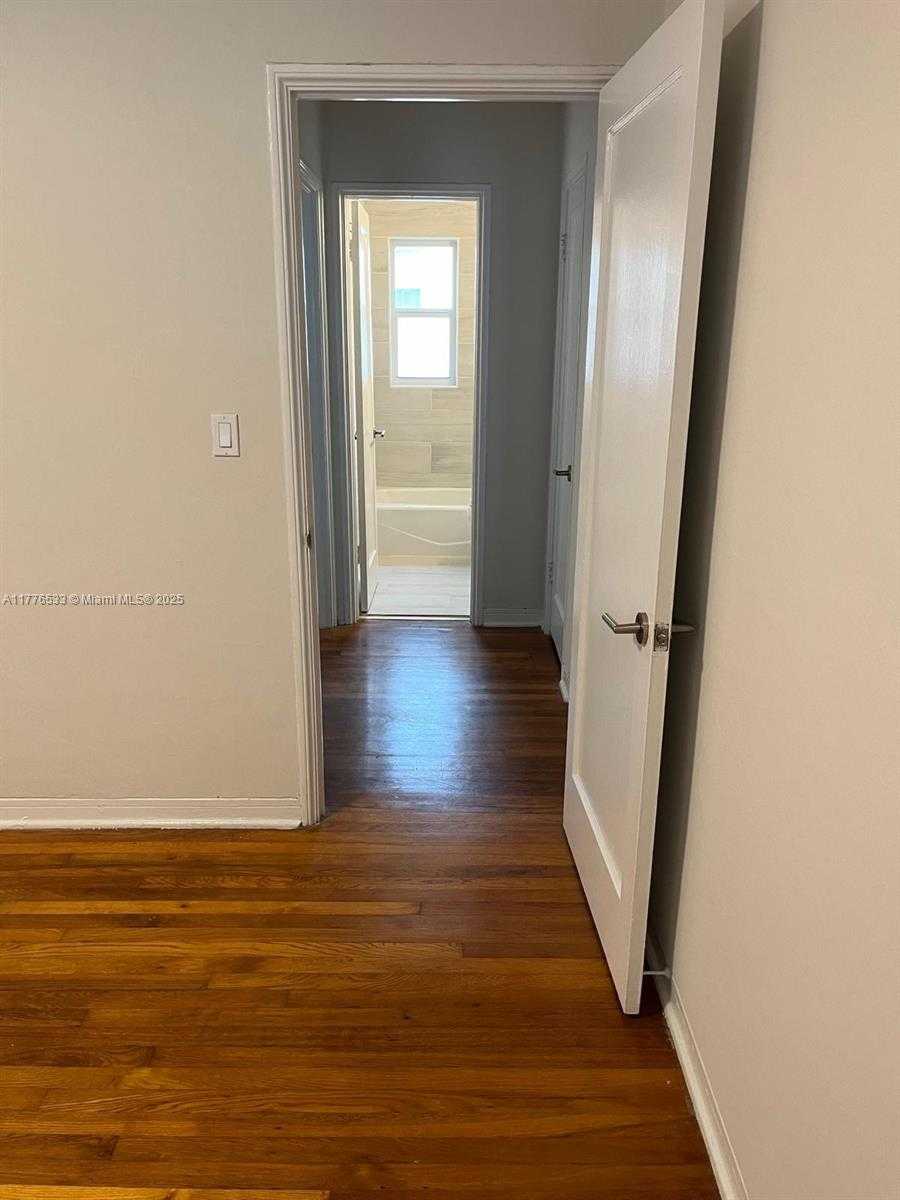 Small Image of 510 SANTANDER AVE #2, Coral Gables Number 13