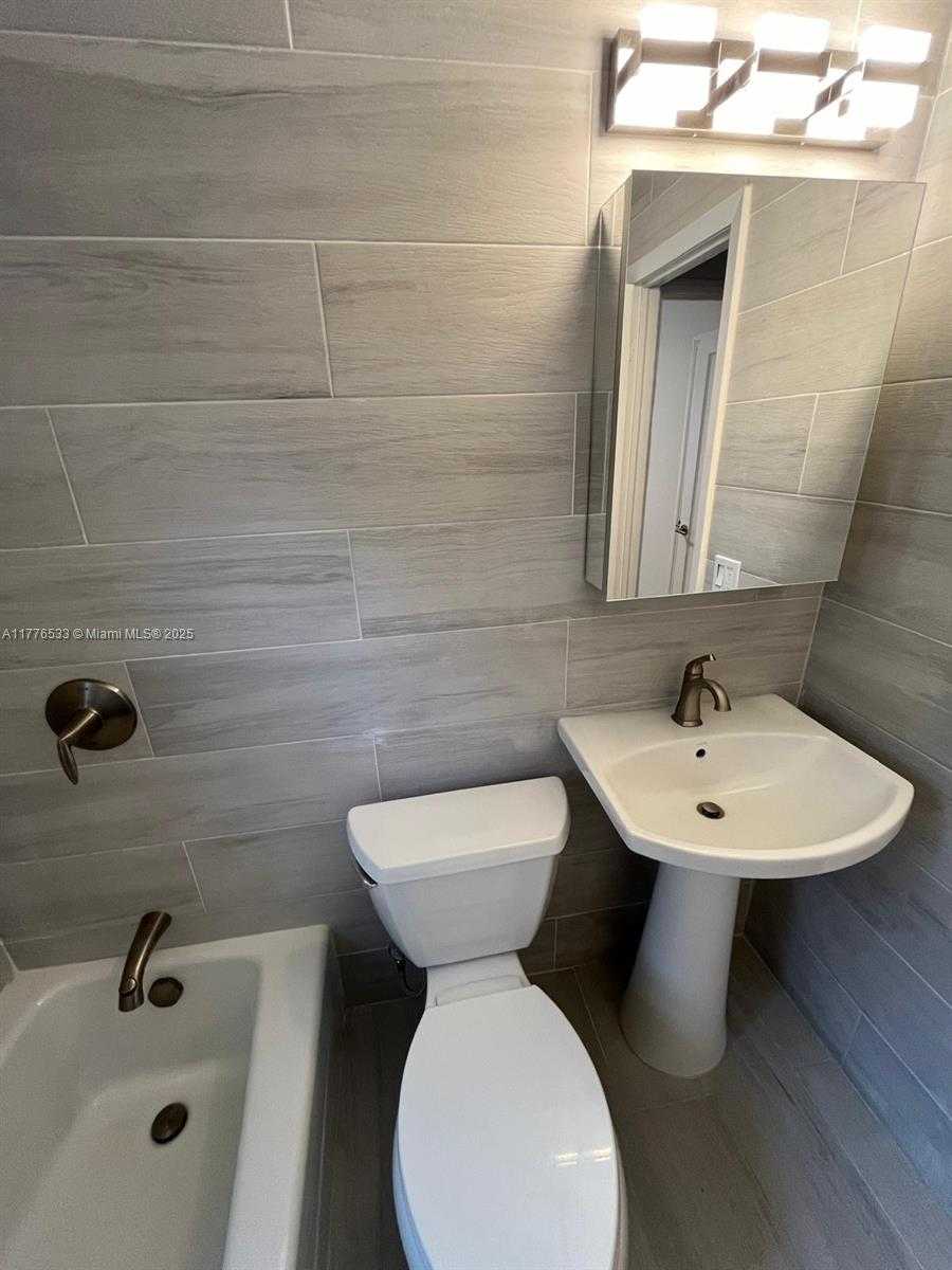 Small Image of 510 SANTANDER AVE #2, Coral Gables Number 14