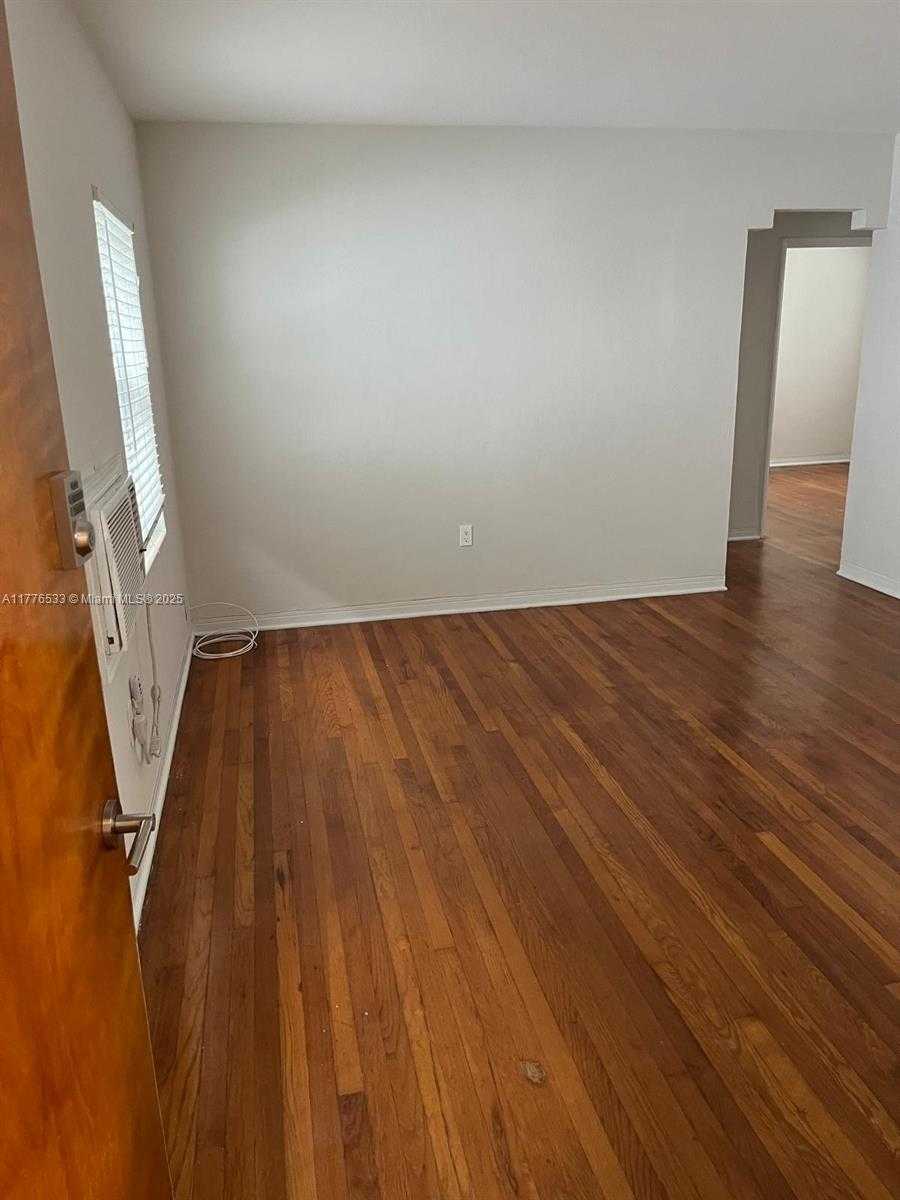 Small Image of 510 SANTANDER AVE #2, Coral Gables Number 3