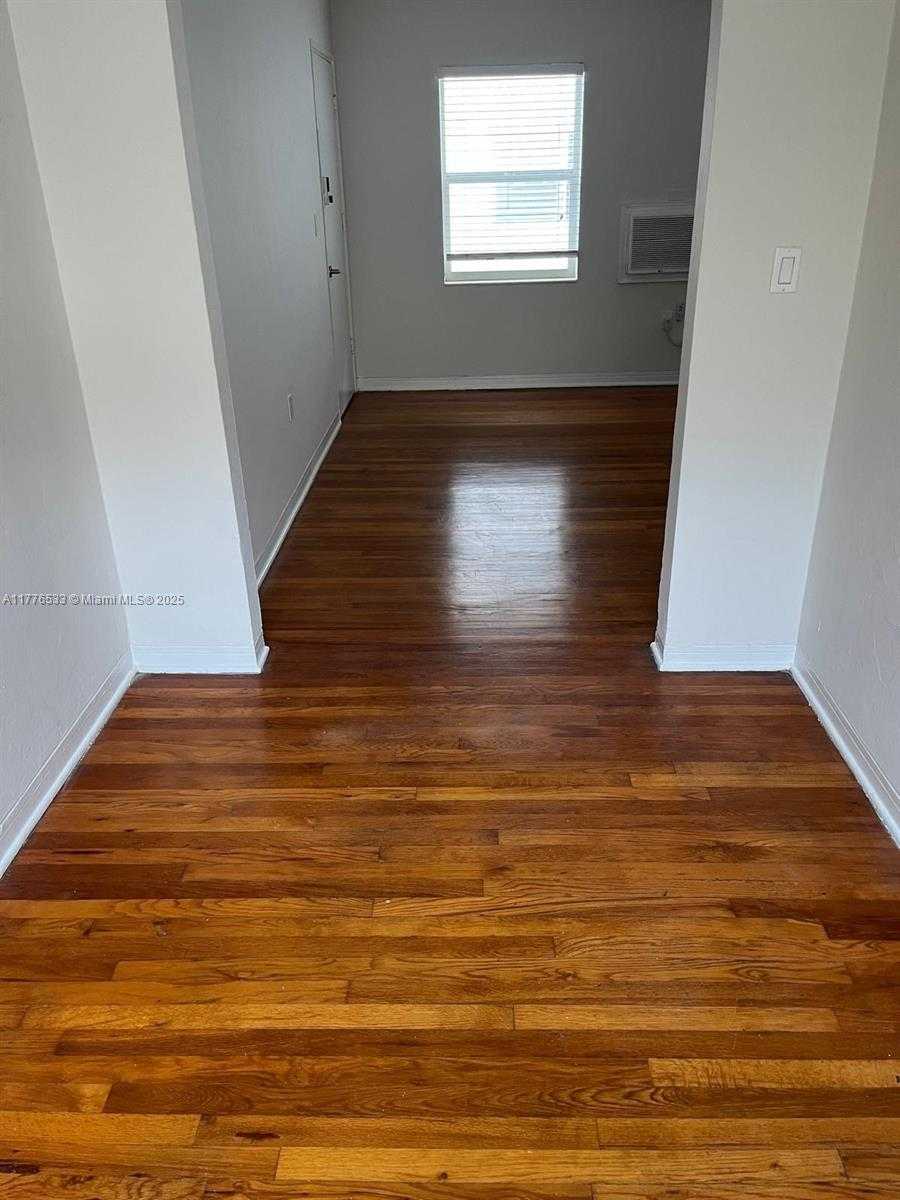Small Image of 510 SANTANDER AVE #2, Coral Gables Number 7