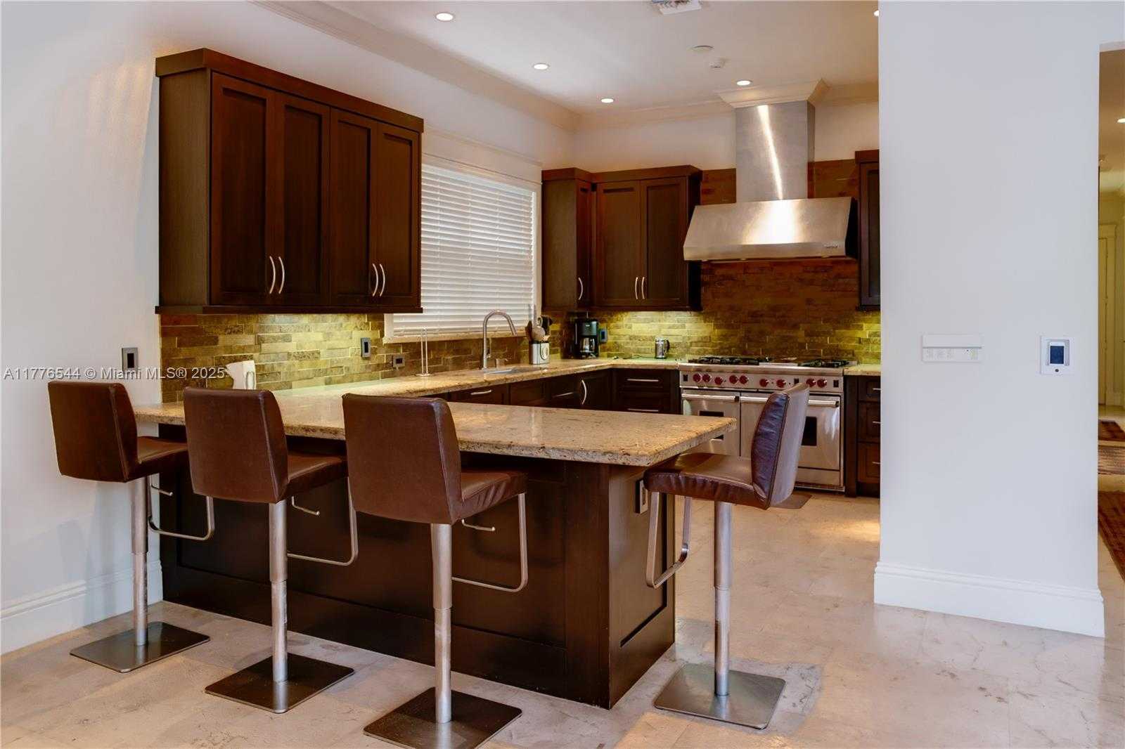 Small Image of 2515 SWANSON AVE #2515, Miami Number 12