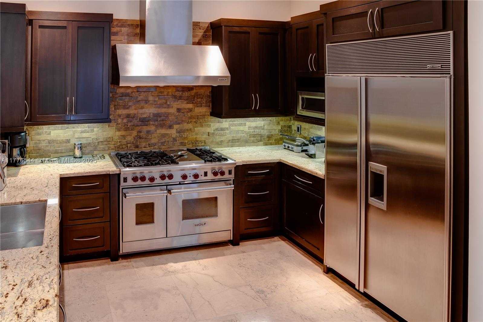 Small Image of 2515 SWANSON AVE #2515, Miami Number 13